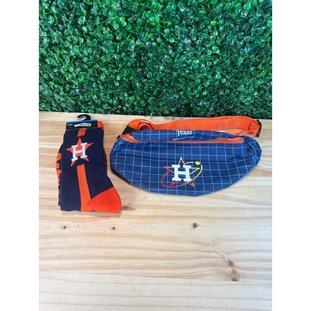 Houston Astros Baseball Fan Bundle Of NWT Adult Socks  Belt Bag Fanny Pack Large